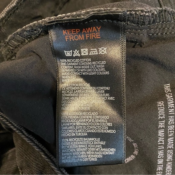 NWT Urban Outfitters BDG Mom High Waisted Tapered Black Jeans Size 27W 32L - Picture 9 of 11